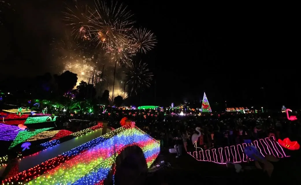 Decoración de navidad en el Puente de Boyacá