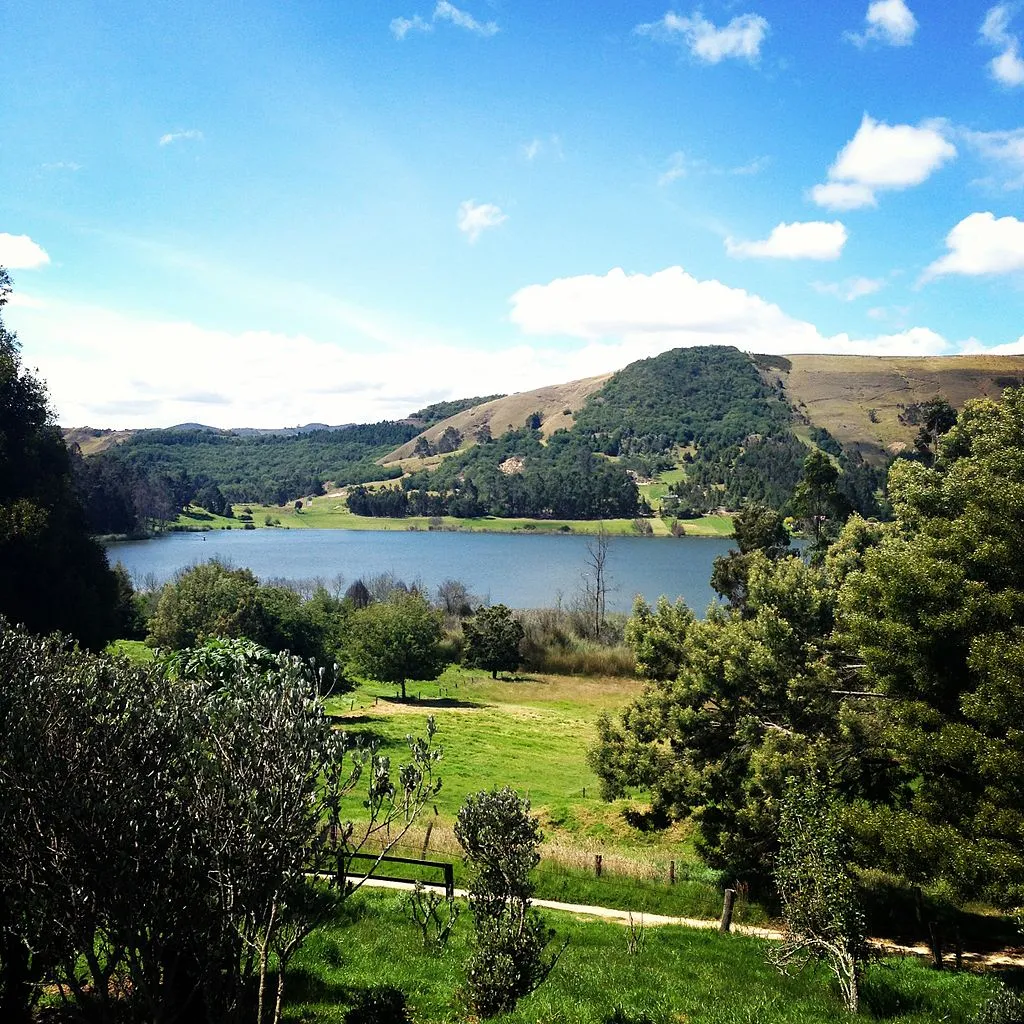 vista de laguna en suesca