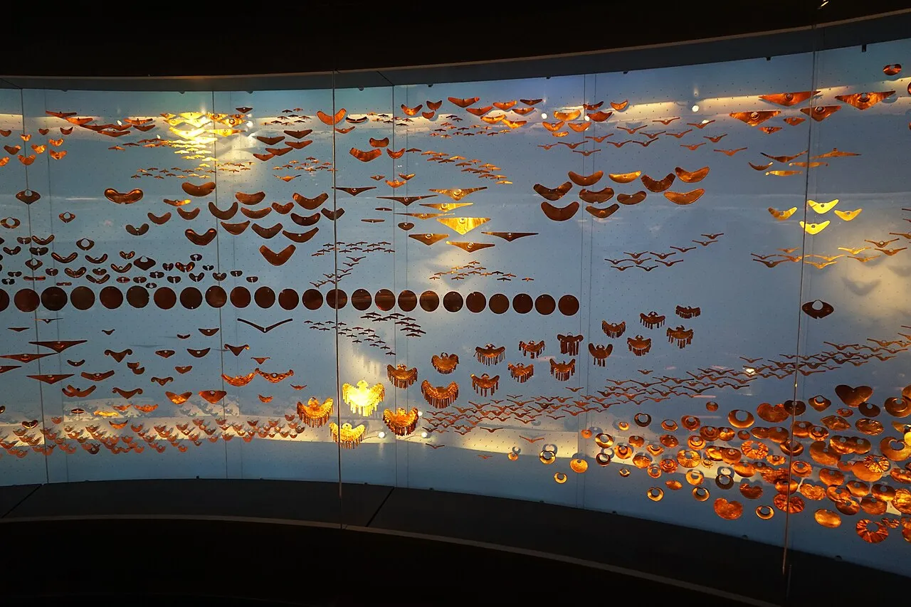 Sala de ofrendas en Museo del Oro en Bogotá