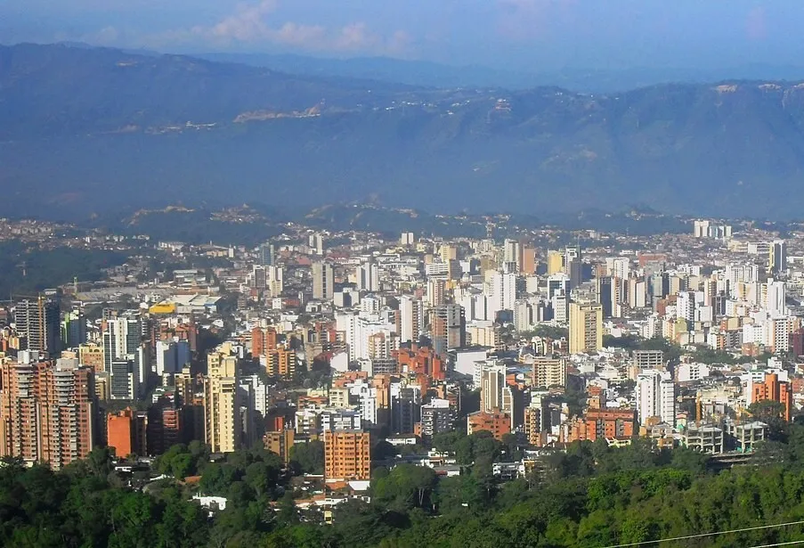 hermosa ciudad entre los andes