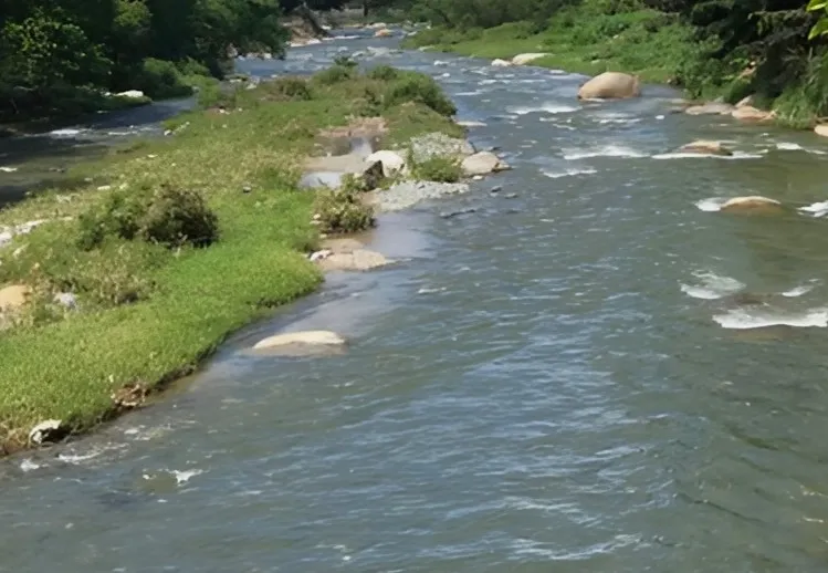 rio la confluencia